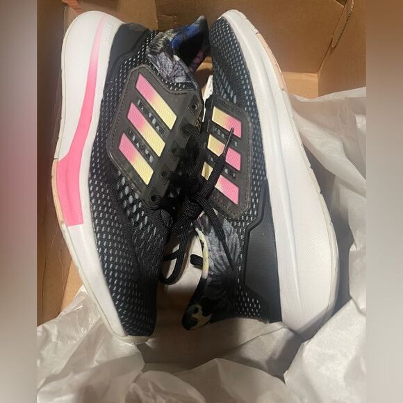 NIB WOMEN'S ADIDAS GX7320 EQ21 RUN RUNNING BLACK/WHITE/PINK STYLISH - Picture 5 of 5